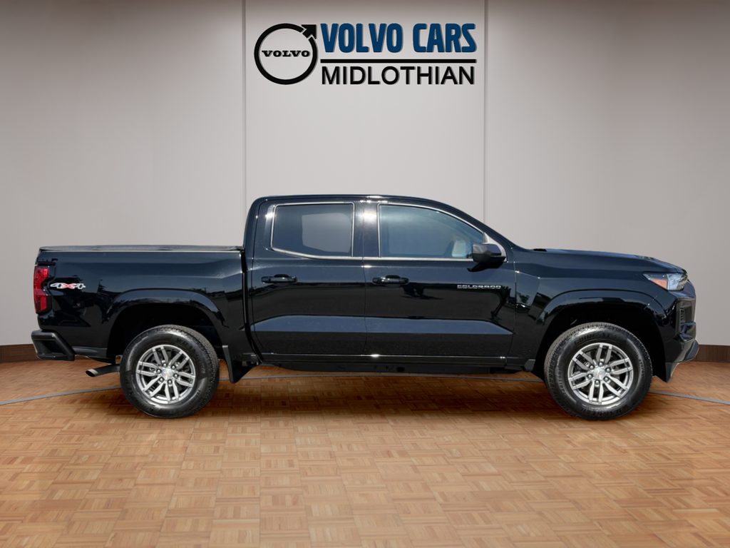 Used 2023 Black Chevrolet LT image 18