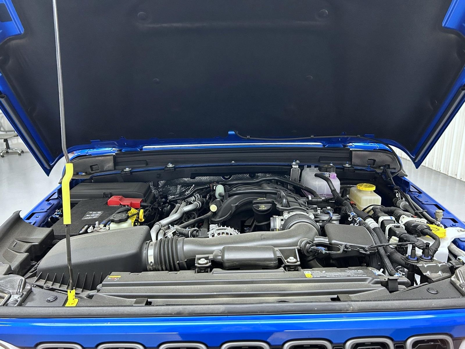 New 2026 Hydro Blue Pearl-Coat Exterior Paint Jeep Sport S image 24