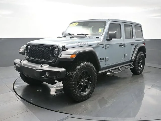 Used 2024 Gray Jeep Sport image 3