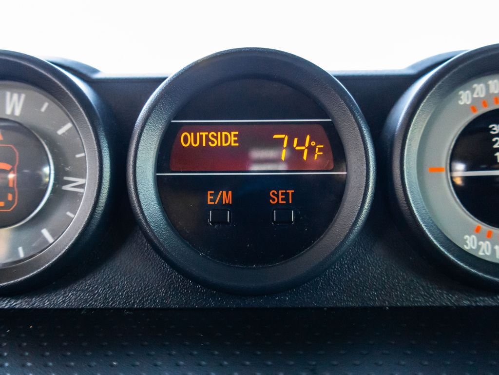 Used 2012  Toyota Base image 46