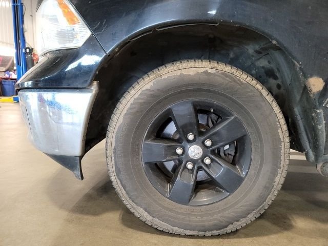Used 2015 Black Clearcoat Ram SLT image 11