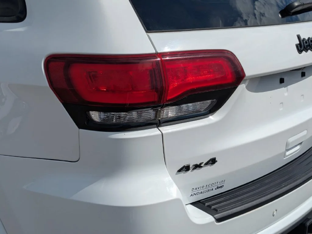 Used 2020 White Jeep Altitude image 12