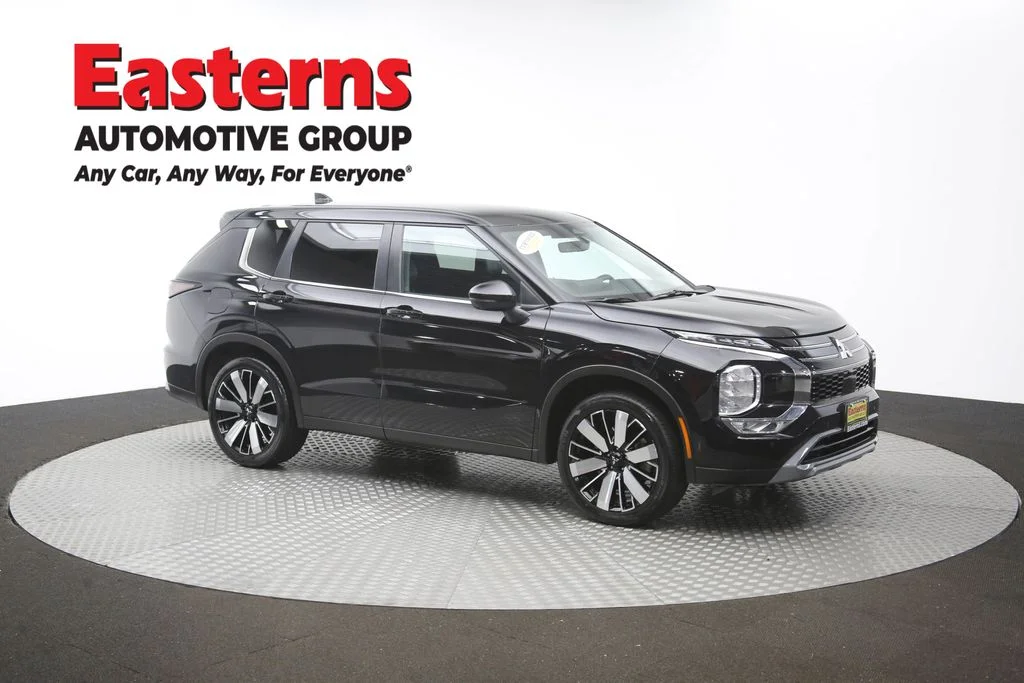 Used 2025 Black Mitsubishi SE image 49