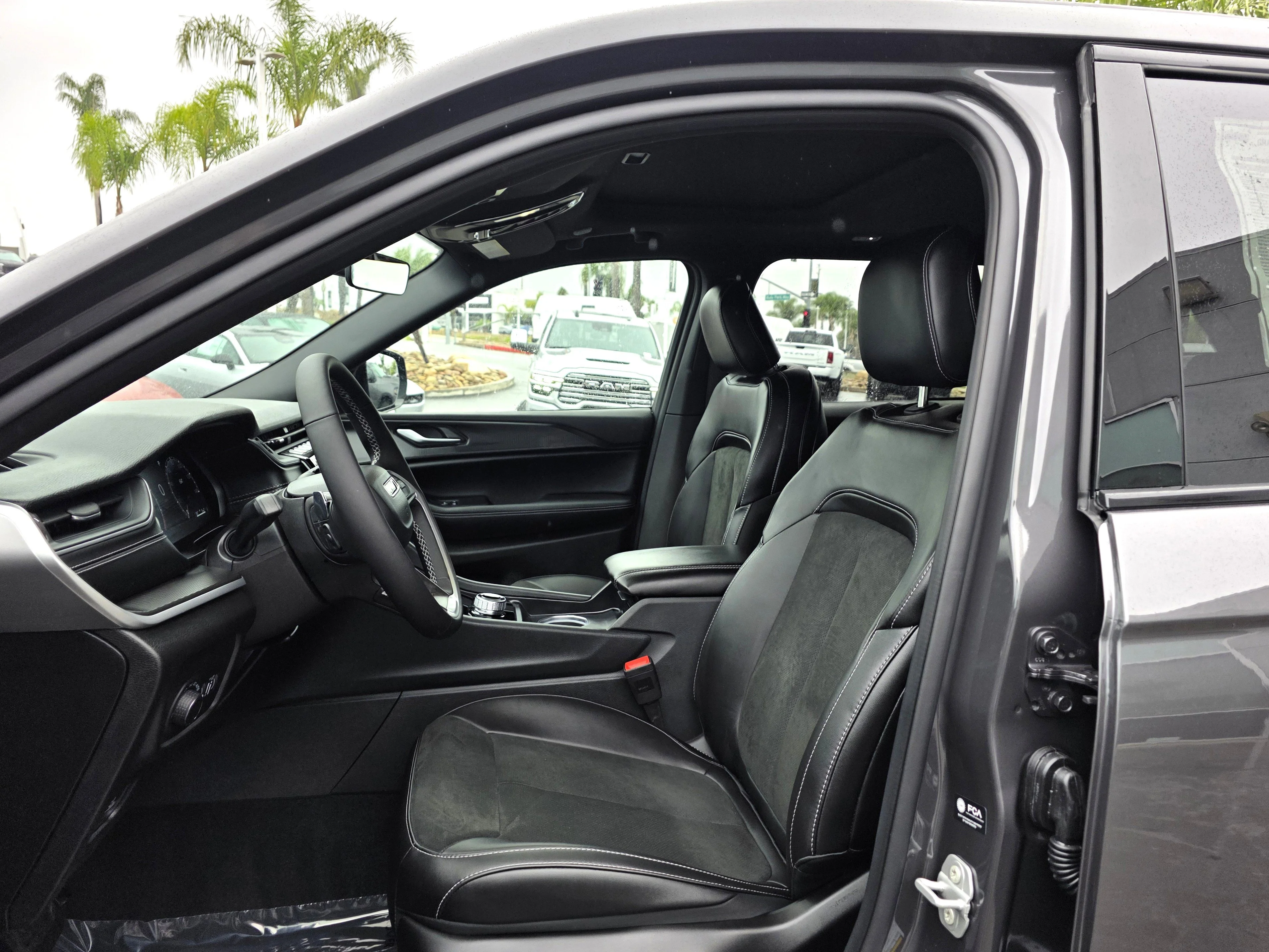 New 2025 Gray Metallic Jeep Altitude X image 12
