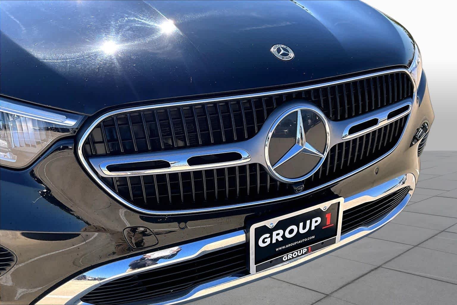 Used 2024 Black Mercedes-Benz GLC 300 image 29