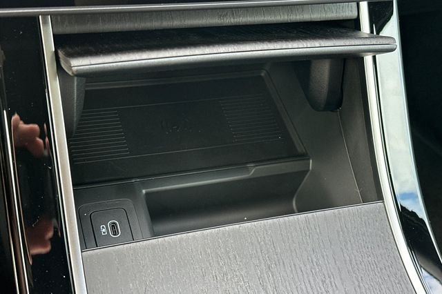 New 2026 Tribeca Blue Land Rover Hoxton Edition image 20