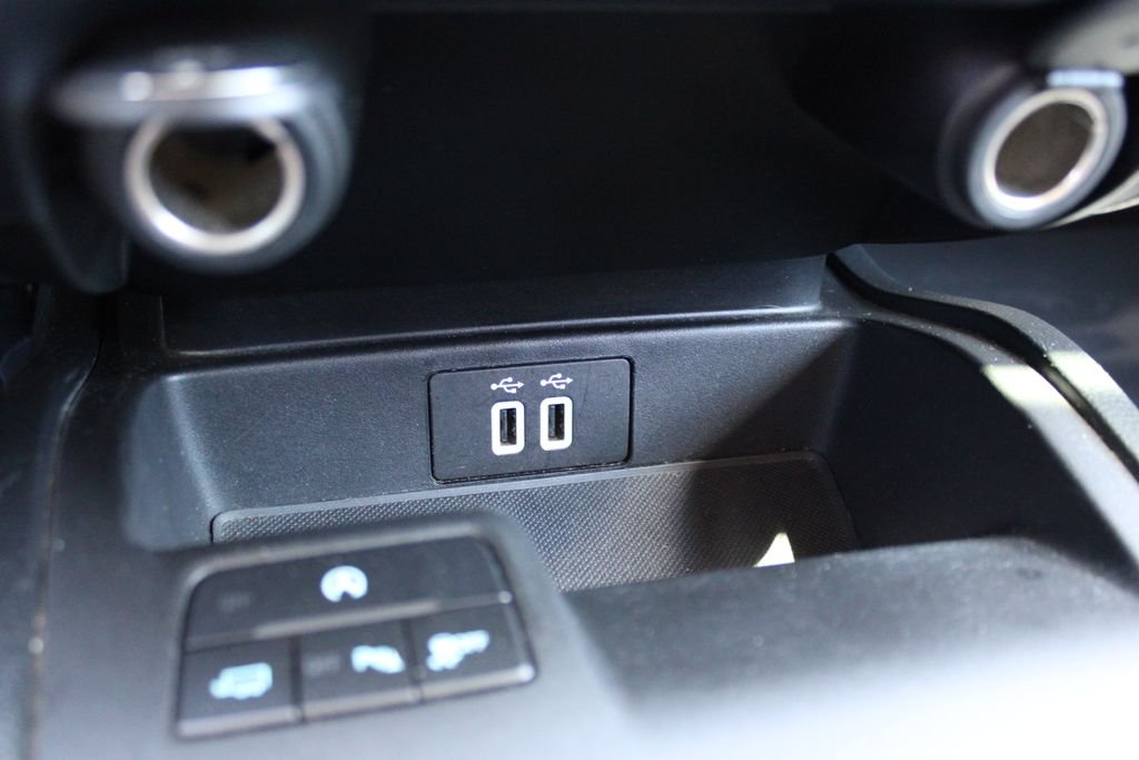 Used 2019 Gray Ford XLT image 29