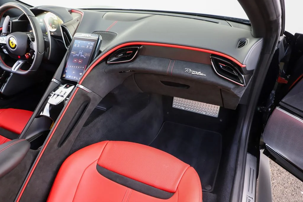 Used 2025 Nero Ferrari Spider image 52