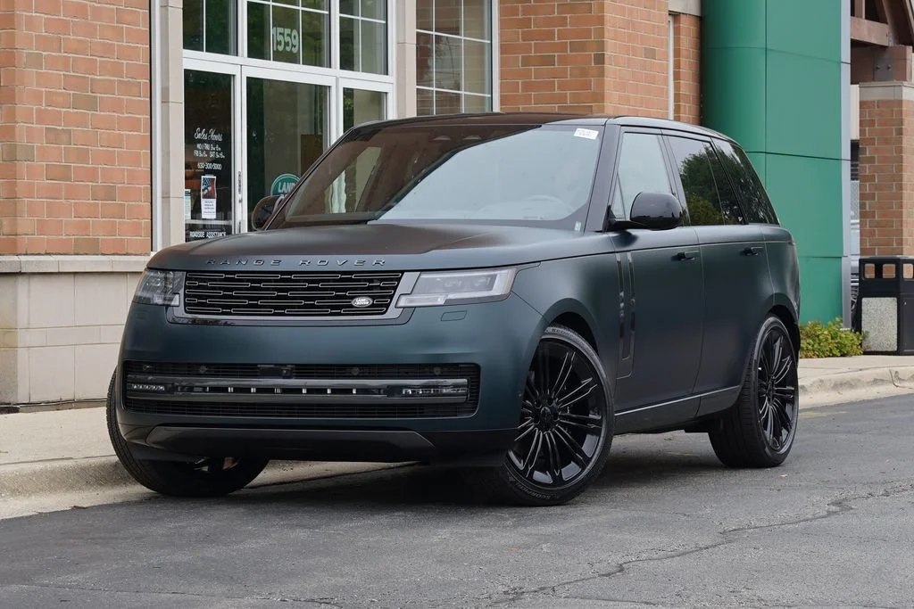 New 2026 British Racing Green Satin Land Rover SE image 1