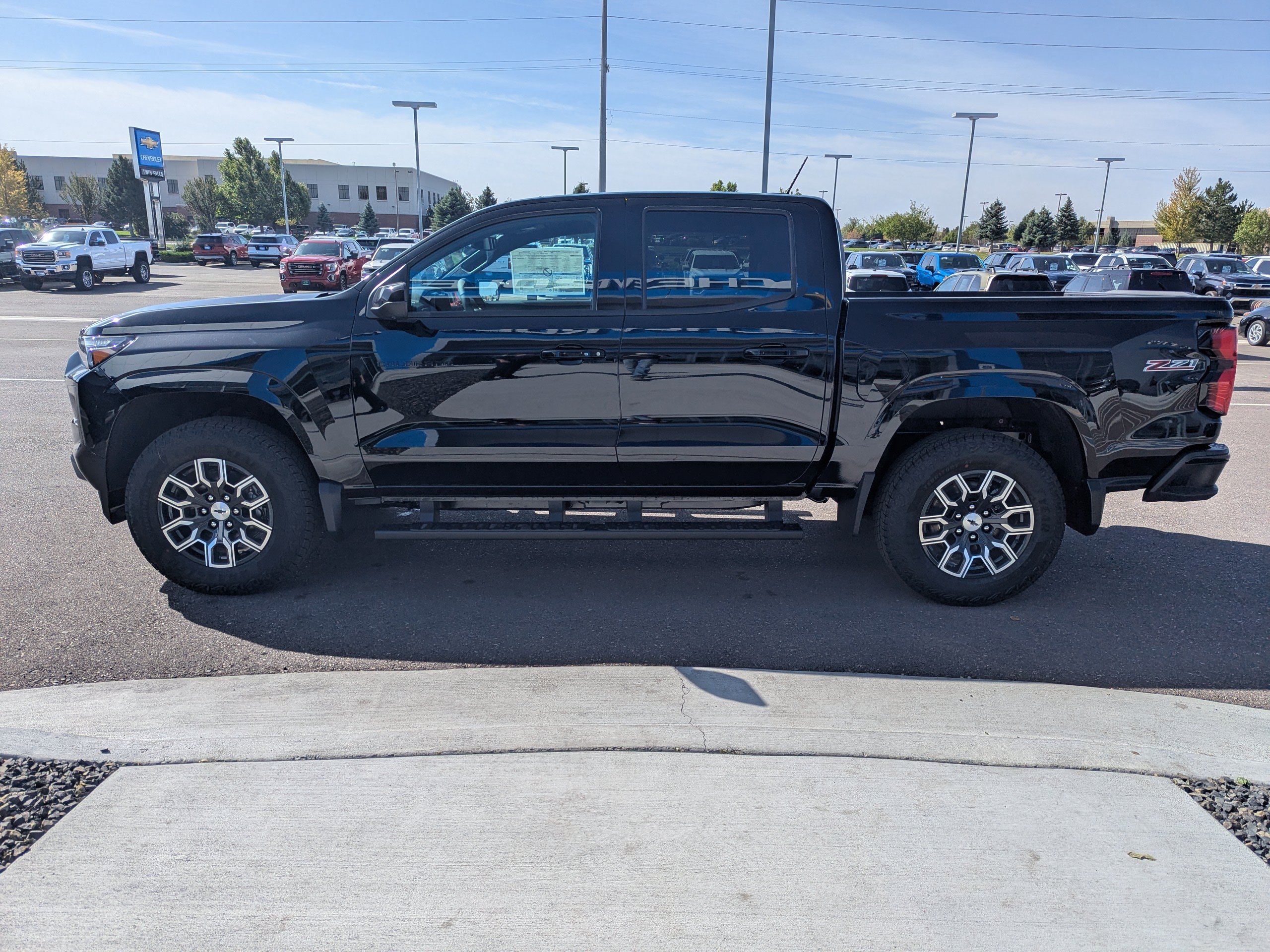 2026 Chevrolet Colorado Z71 - Photo 8