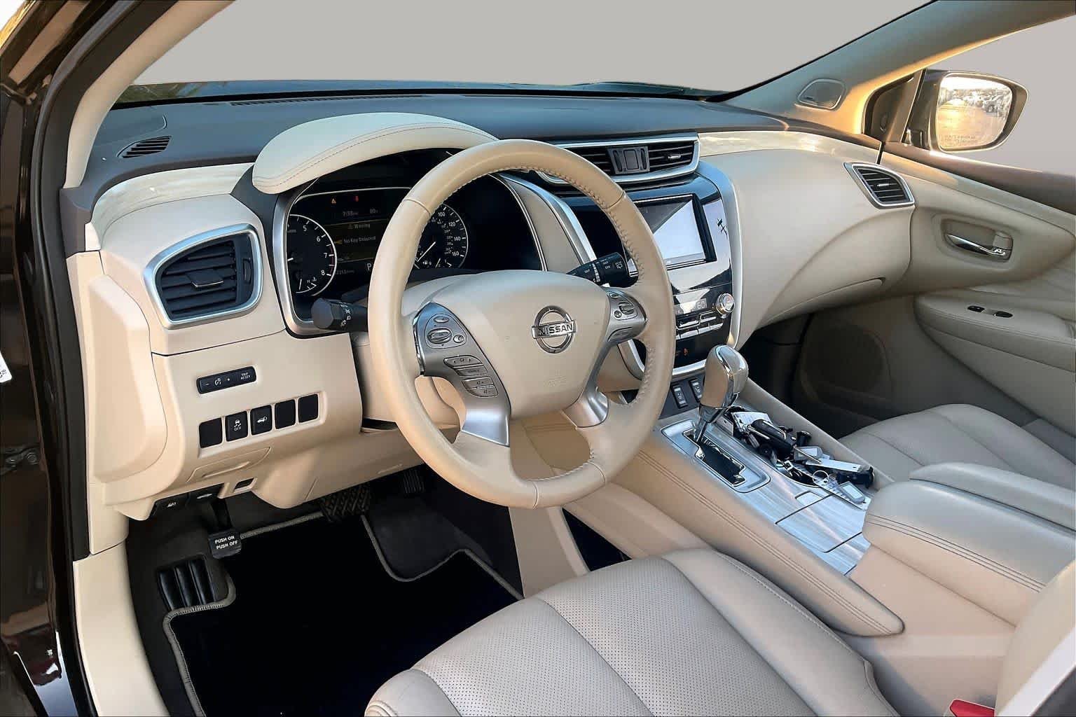 Used 2017 Magnetic Black Metallic Nissan SL image 18