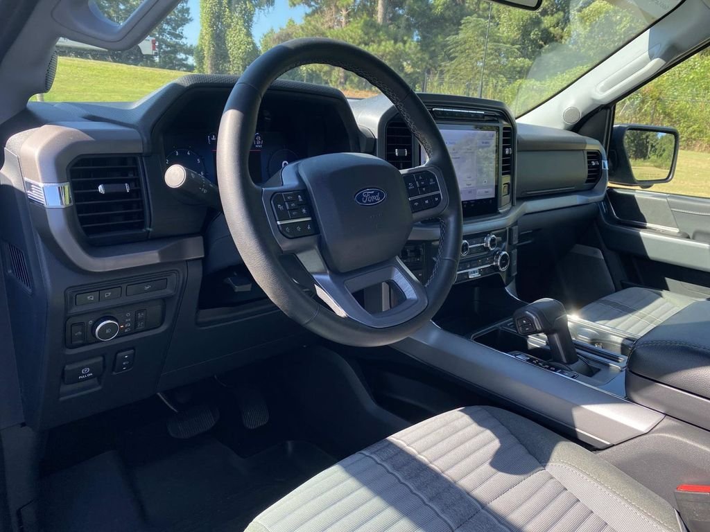 Certified Used 2024 Avalanche Ford XLT image 22