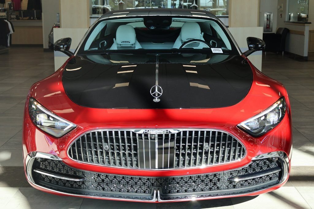 New 2026 MANUFAKTUR garnet red metallic (Red Ambiance) Mercedes-Benz Maybach SL 680 image 12