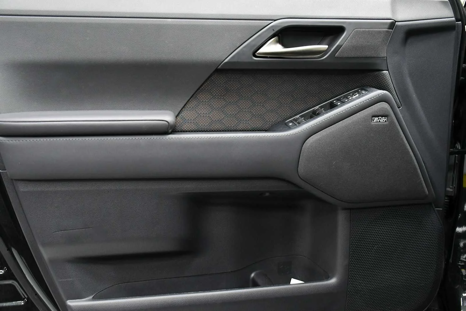 Certified Used 2025 CAVIAR Lexus Luxury+ image 12