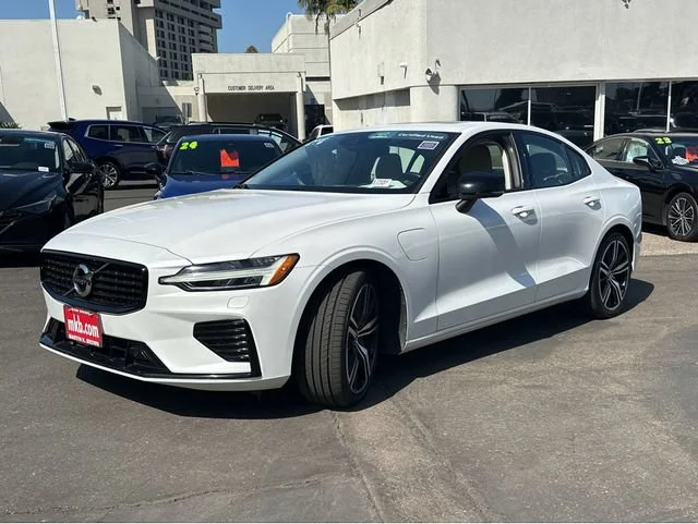 2022 Volvo S60 R-Design Expression - Photo 10
