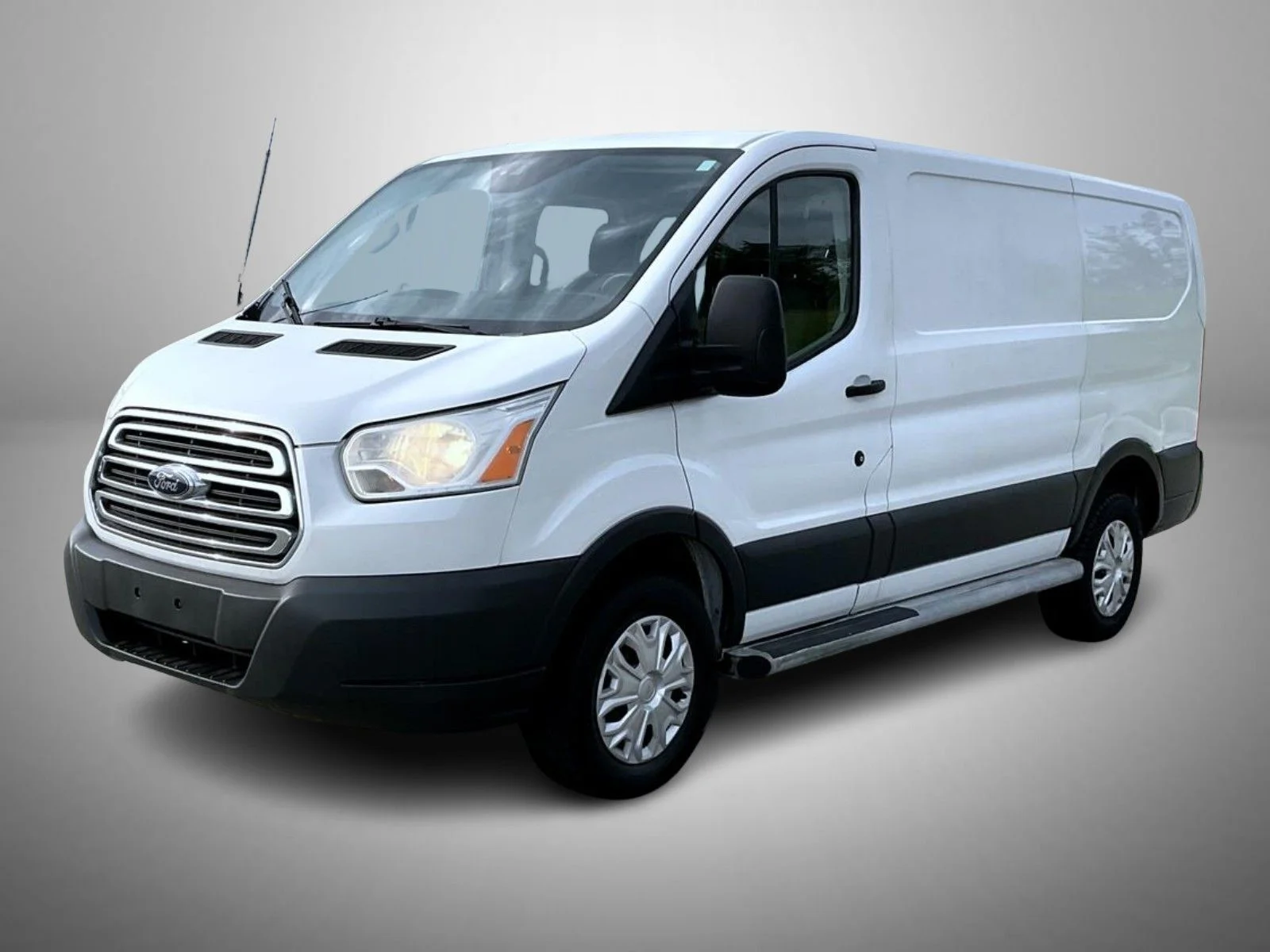 Used 2018 White Ford Base image 1