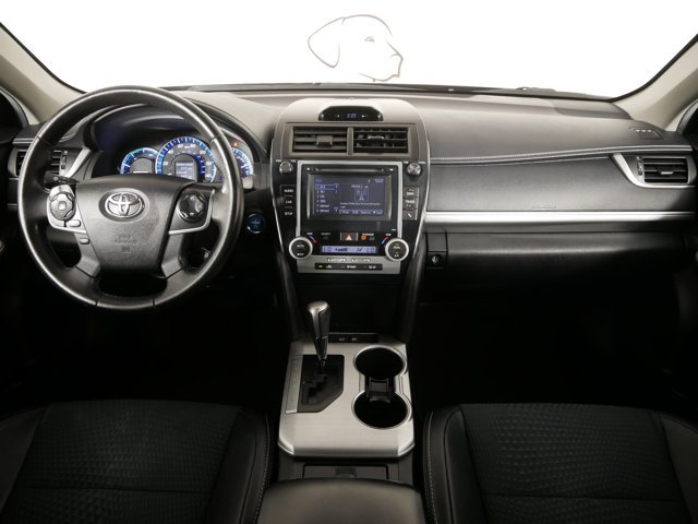Used 2014 Magnetic Gray Metallic Toyota SE image 17
