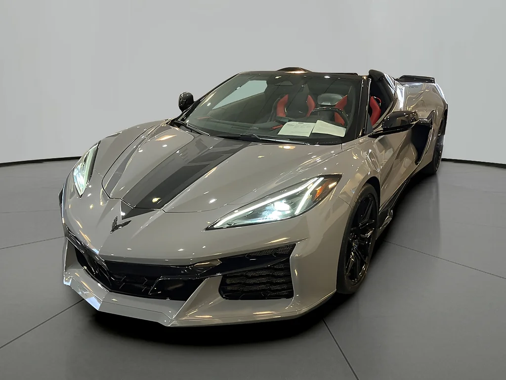 Used 2024 Sea Wolf Gray Tricoat Chevrolet Z06 image 2