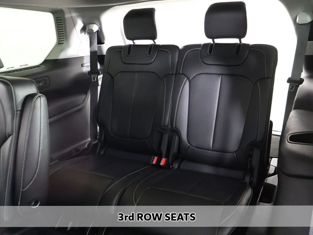 Used 2022 Gray Jeep Limited image 11