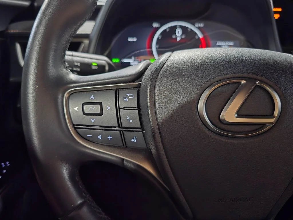 Used 2025 White Lexus 300h F SPORT Design image 16