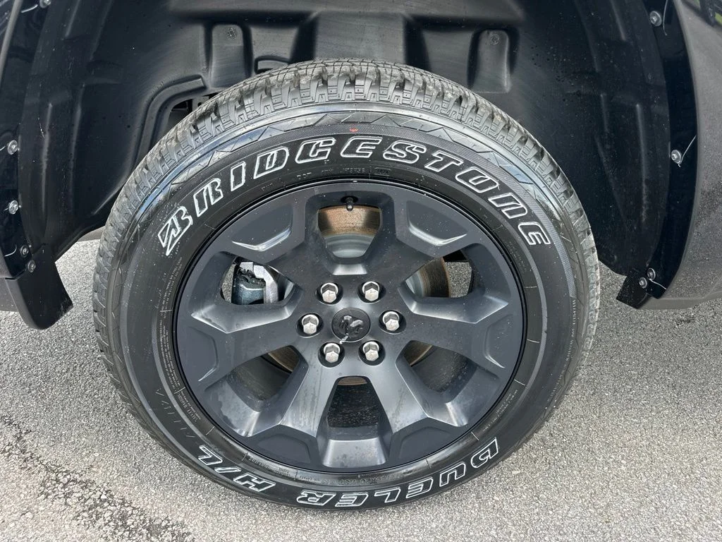 New 2026 Diamond Black Crystal Pearl-Coat Exterior Paint RAM Big Horn/Lone Star image 13
