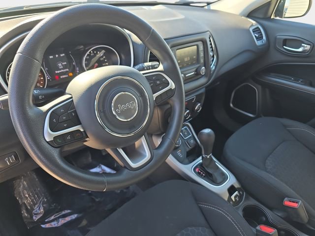 Used 2018 Gray Jeep Sport image 18