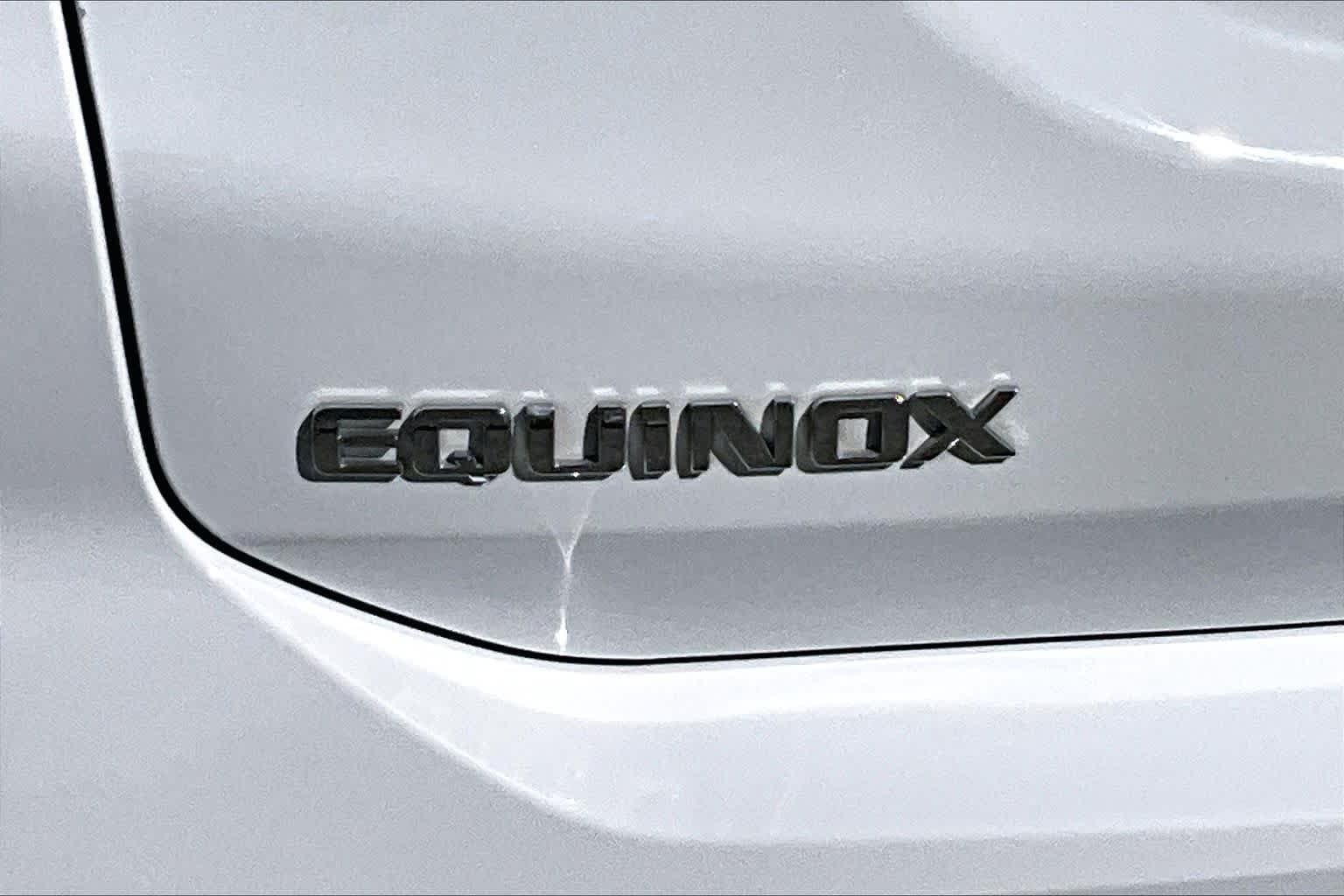 Used 2022 Summit White Chevrolet LS image 9
