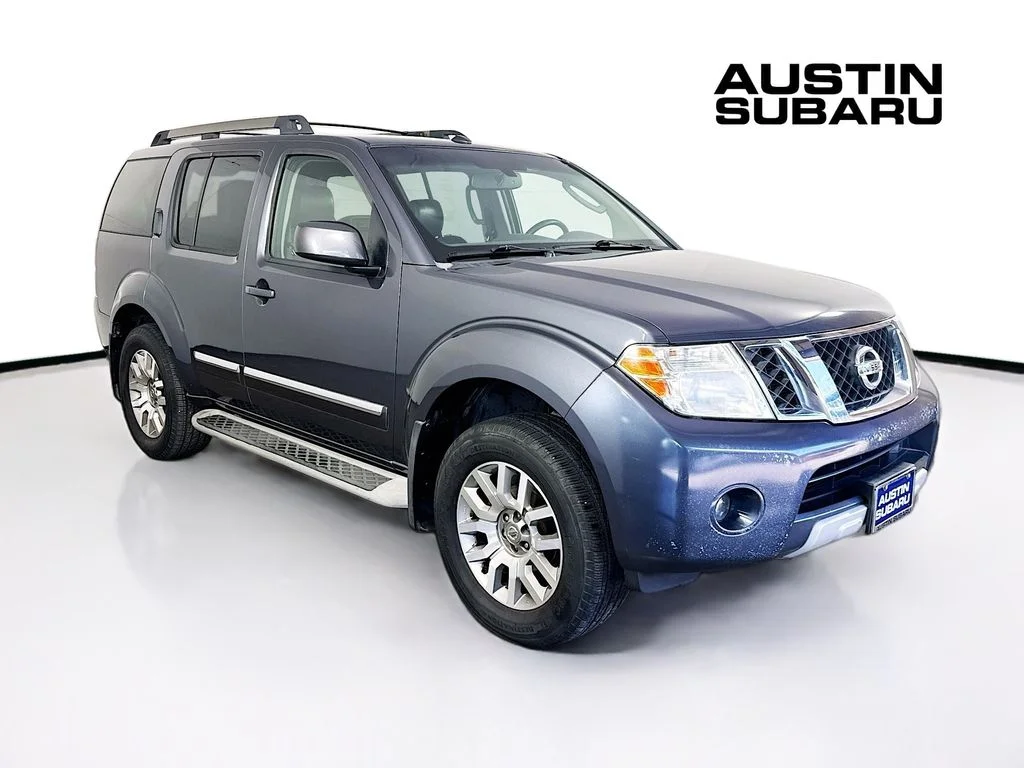 2012 Nissan Pathfinder LE 4x2's photo
