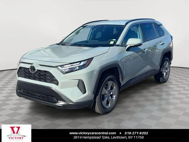 2023 Toyota RAV4 XLE FWD's photo
