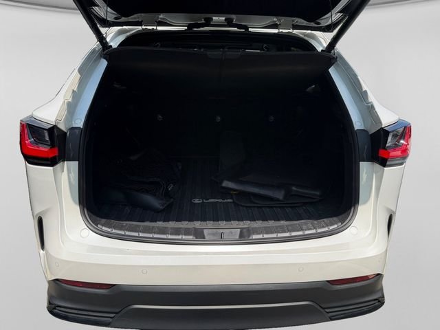 Used 2024 White Lexus 350 Luxury image 9