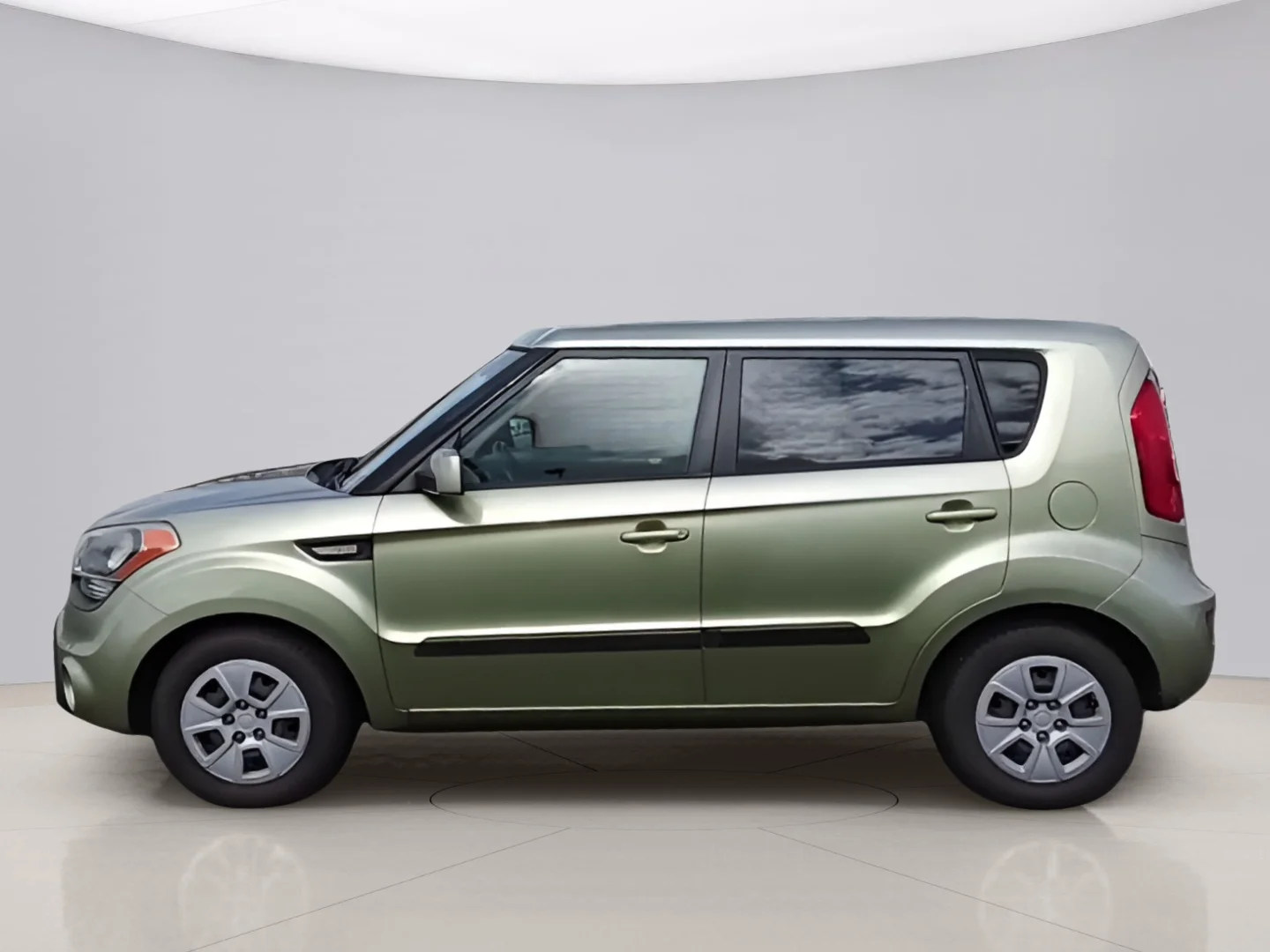 Used 2013 Green Kia ! WAGON image 4