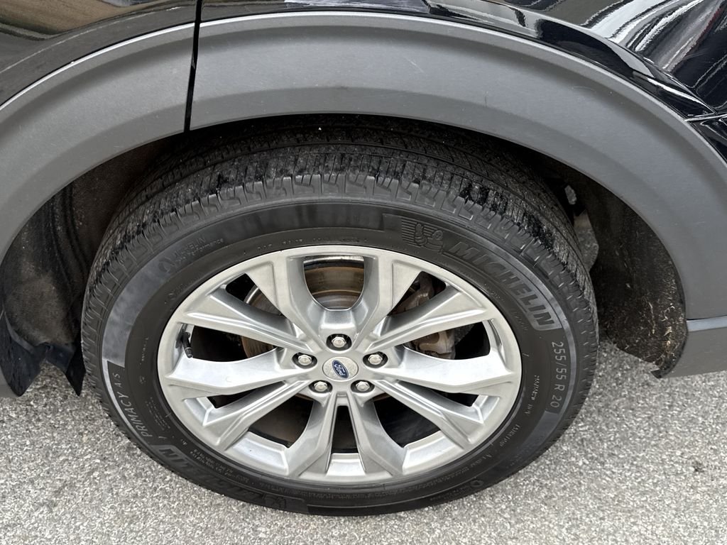 Used 2023 Black Ford XLT image 11