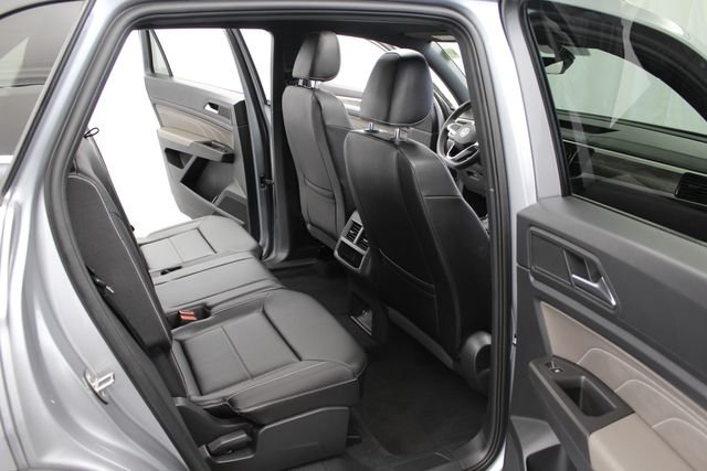 Used 2023 Pyrite Silver Metallic Volkswagen 3.6L V6 SE w/Technology image 18