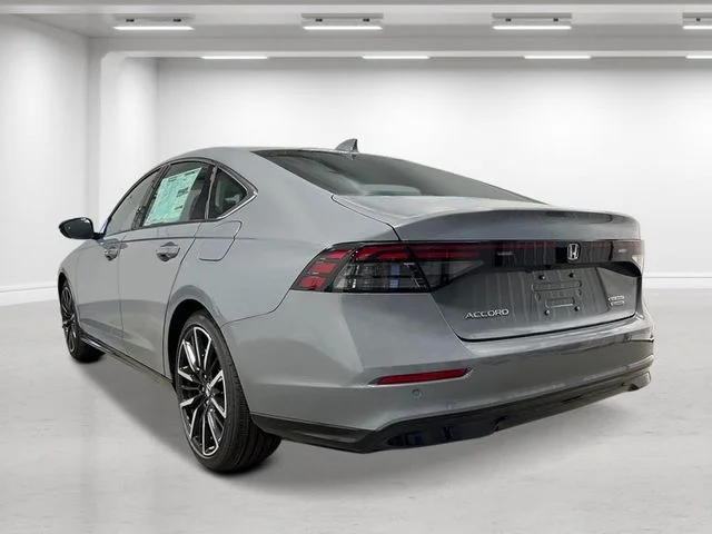 New 2026 Urban Gray Pearl Honda Touring image 3