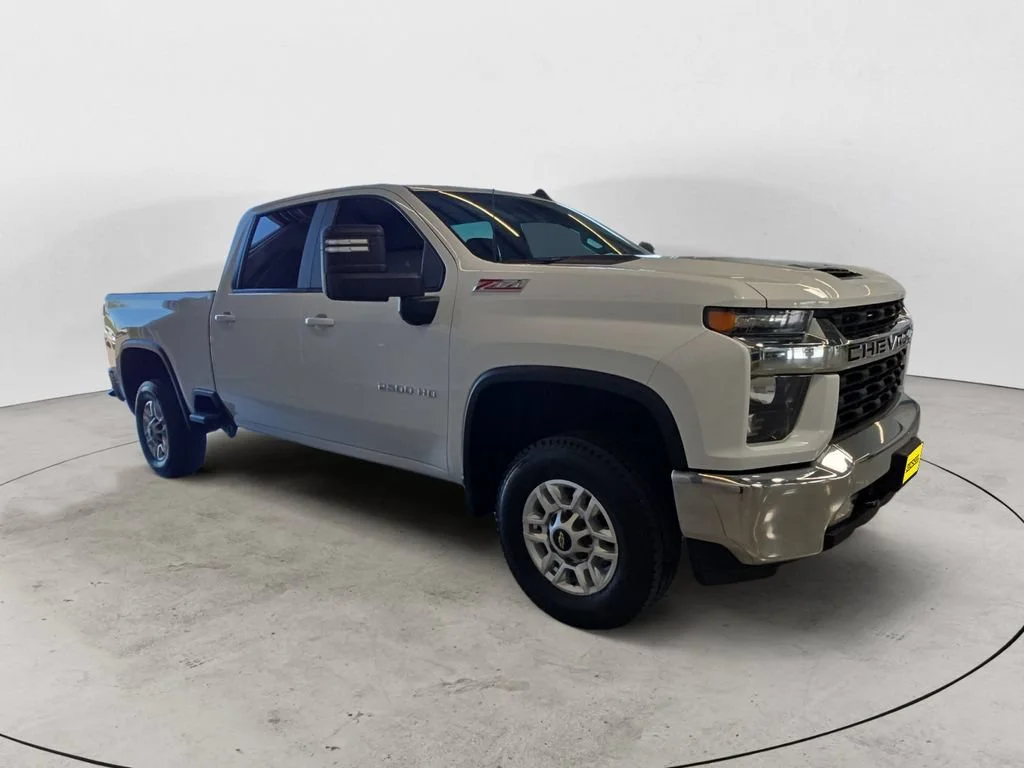 Used 2023 Summit White Chevrolet LT image 3