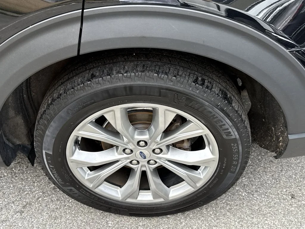 Used 2023 Agate Black Metallic Ford XLT image 11