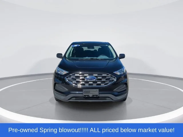 Used 2020 Black Ford SE image 3