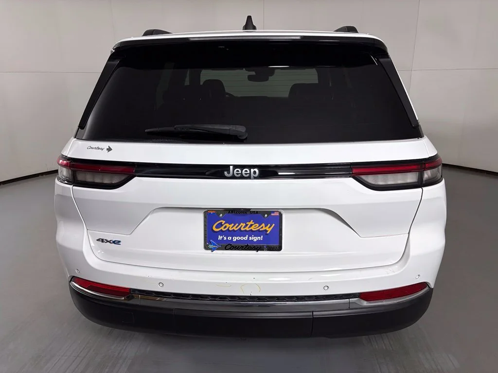 Used 2024 White Jeep 4xe image 7
