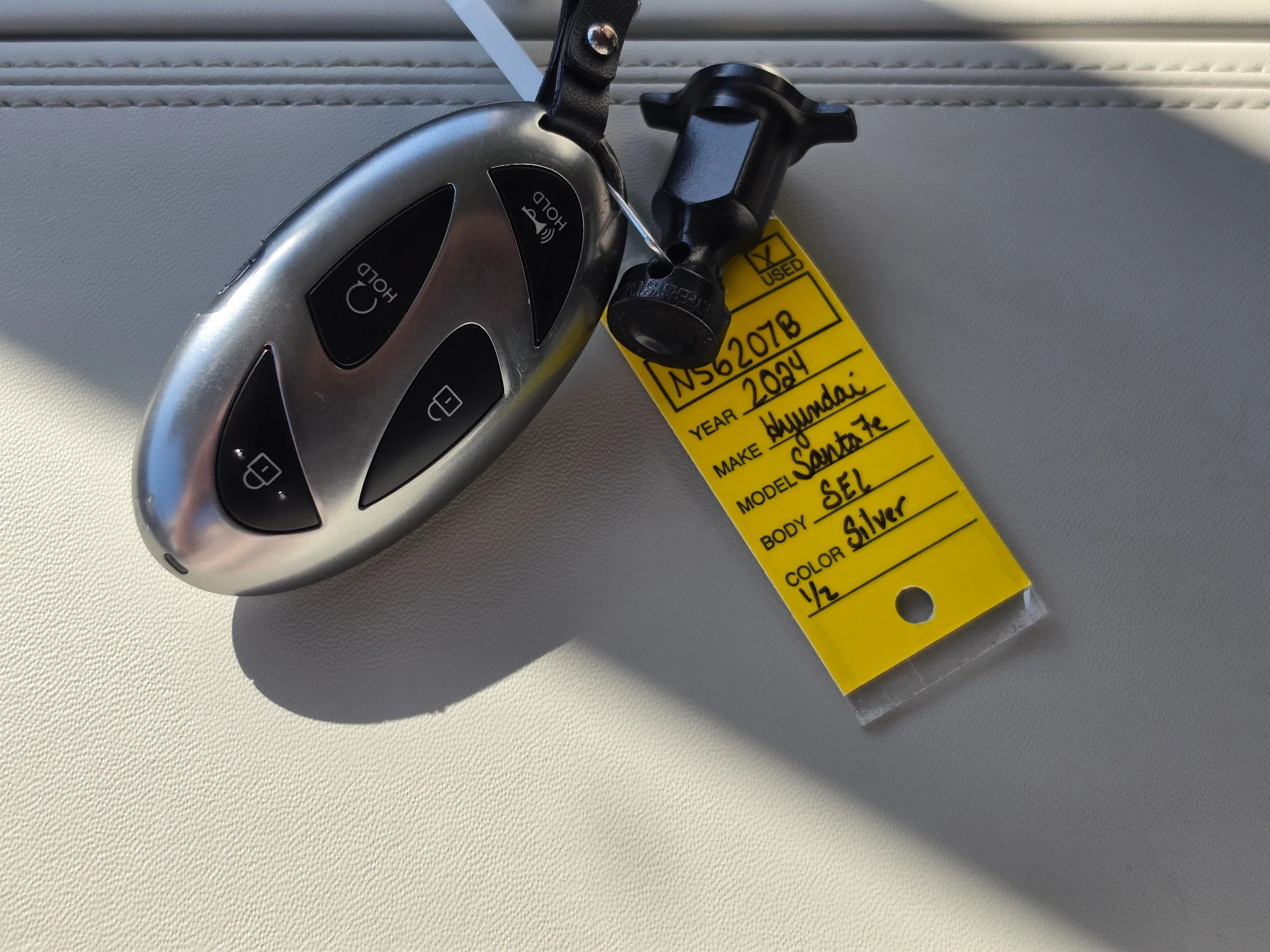Used 2024 Shimmering Silver Hyundai SEL image 24