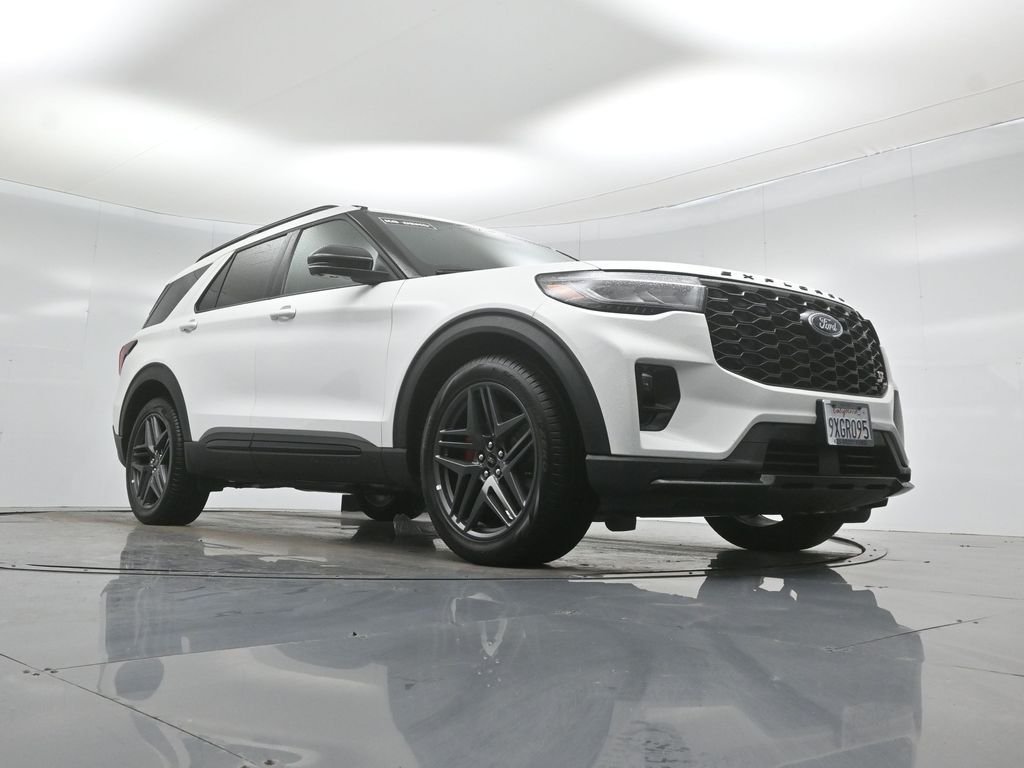 New 2026 Star White Metallic Tri-Coat Ford ST image 48