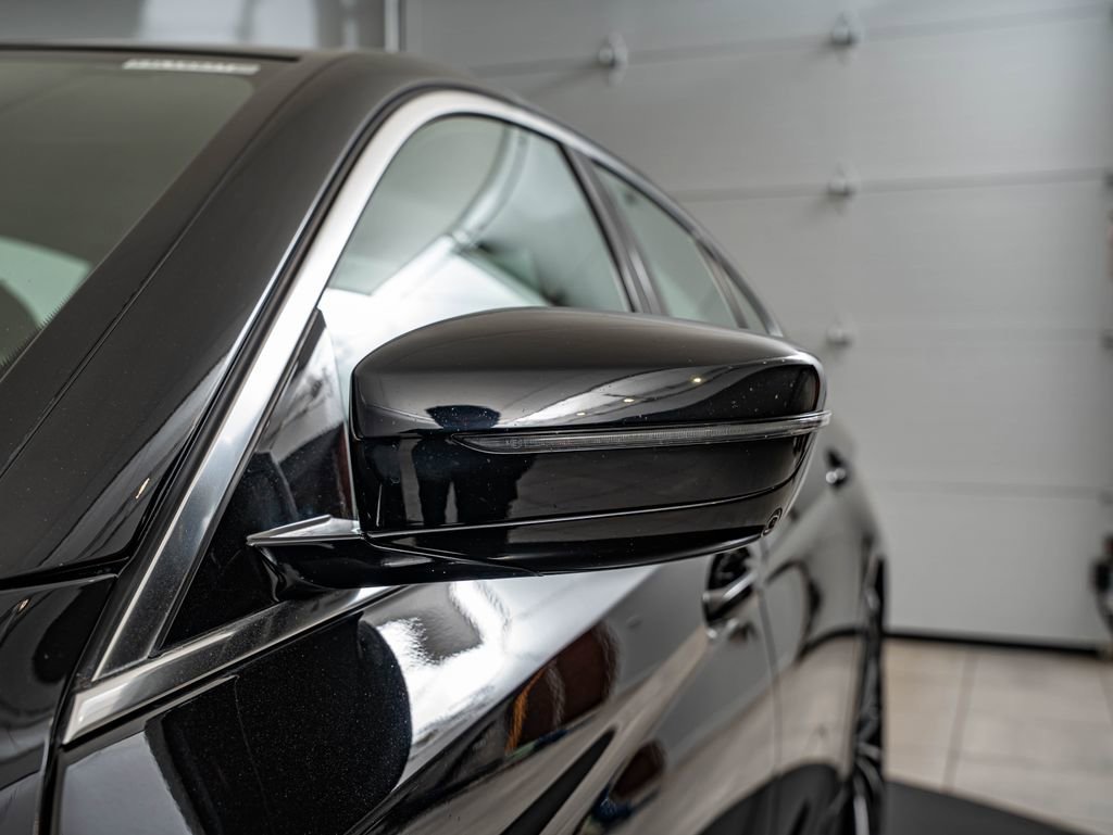 Used 2021 Jet Black BMW 530i xDrive image 9