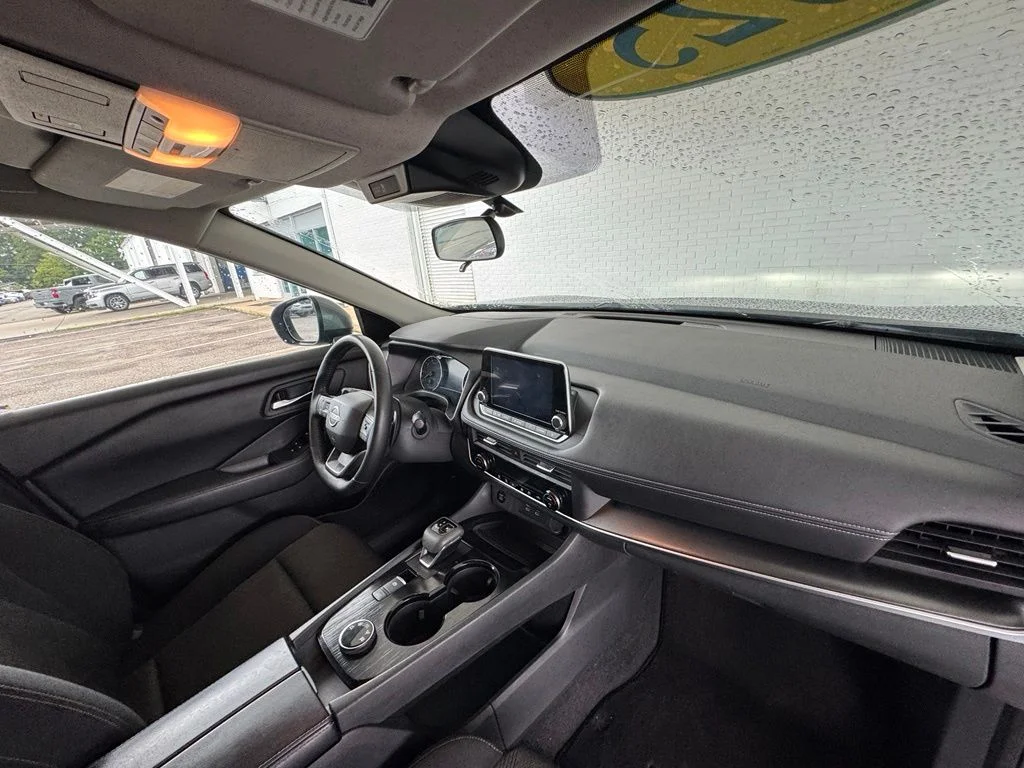 Used 2025 Gray Nissan SV image 16