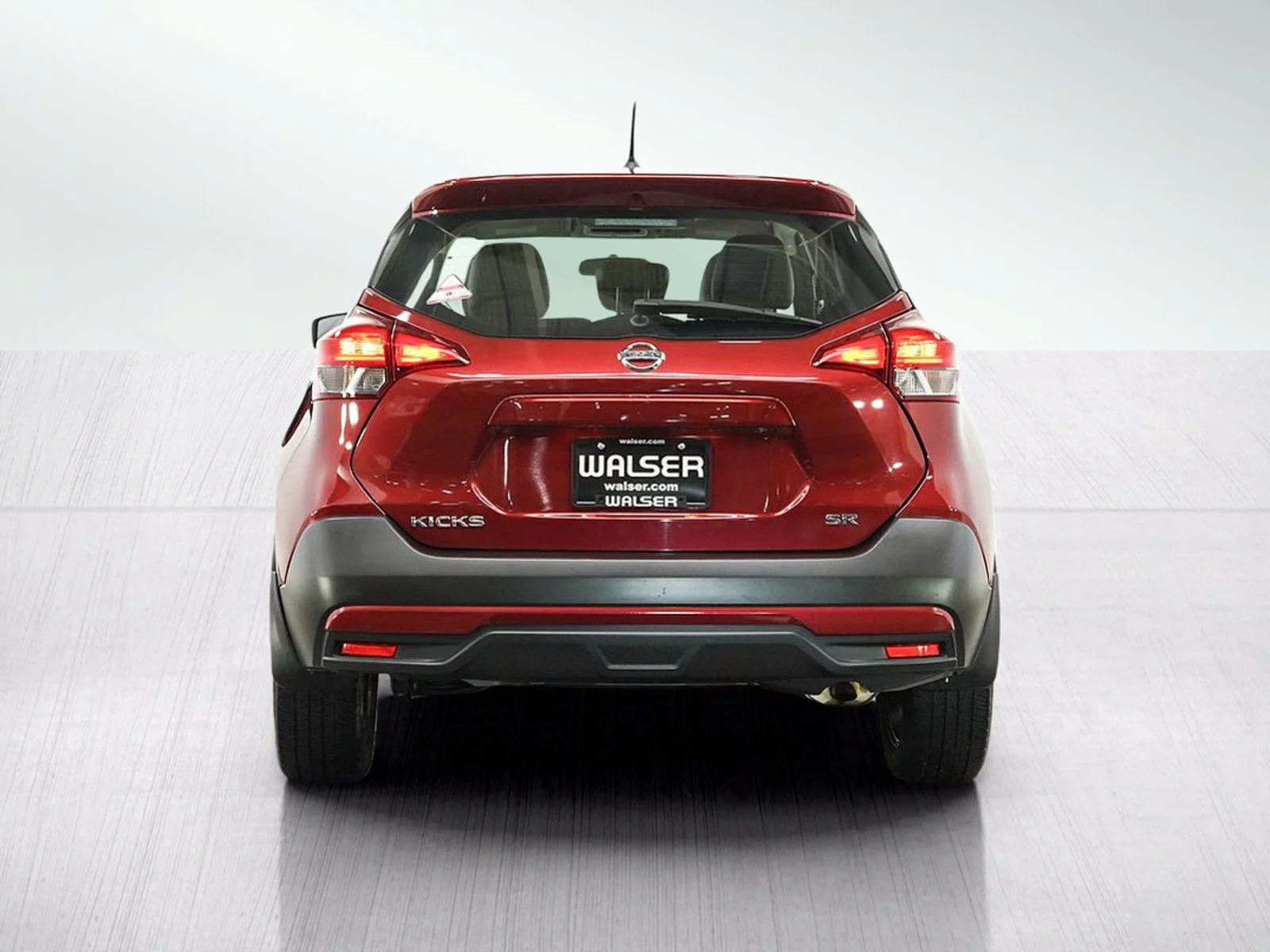 Used 2019 Cayenne Red Metallic Nissan SR image 4