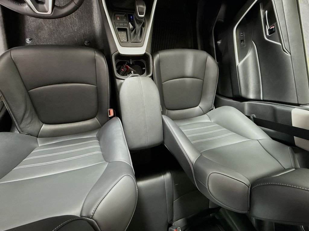 Used 2024 Silver Sky Metallic Toyota XLE Premium image 21