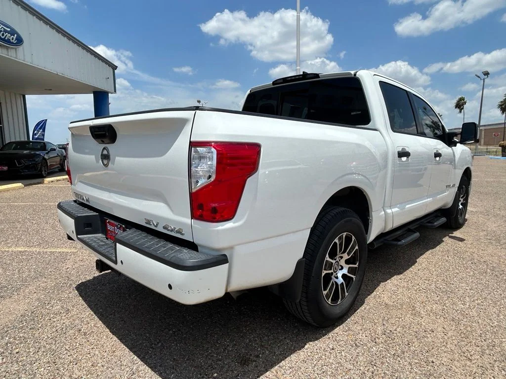Used 2022 White Nissan SV image 6