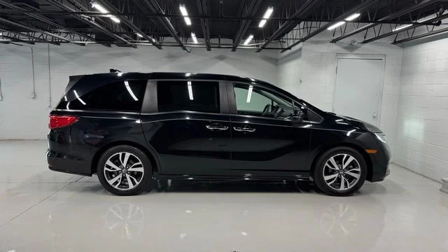 Used 2022 Black Honda Touring image 6