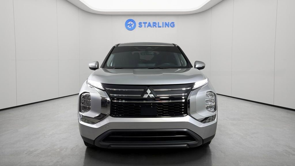 Used 2025 Silver Mitsubishi ES 2.5 2WD image 15