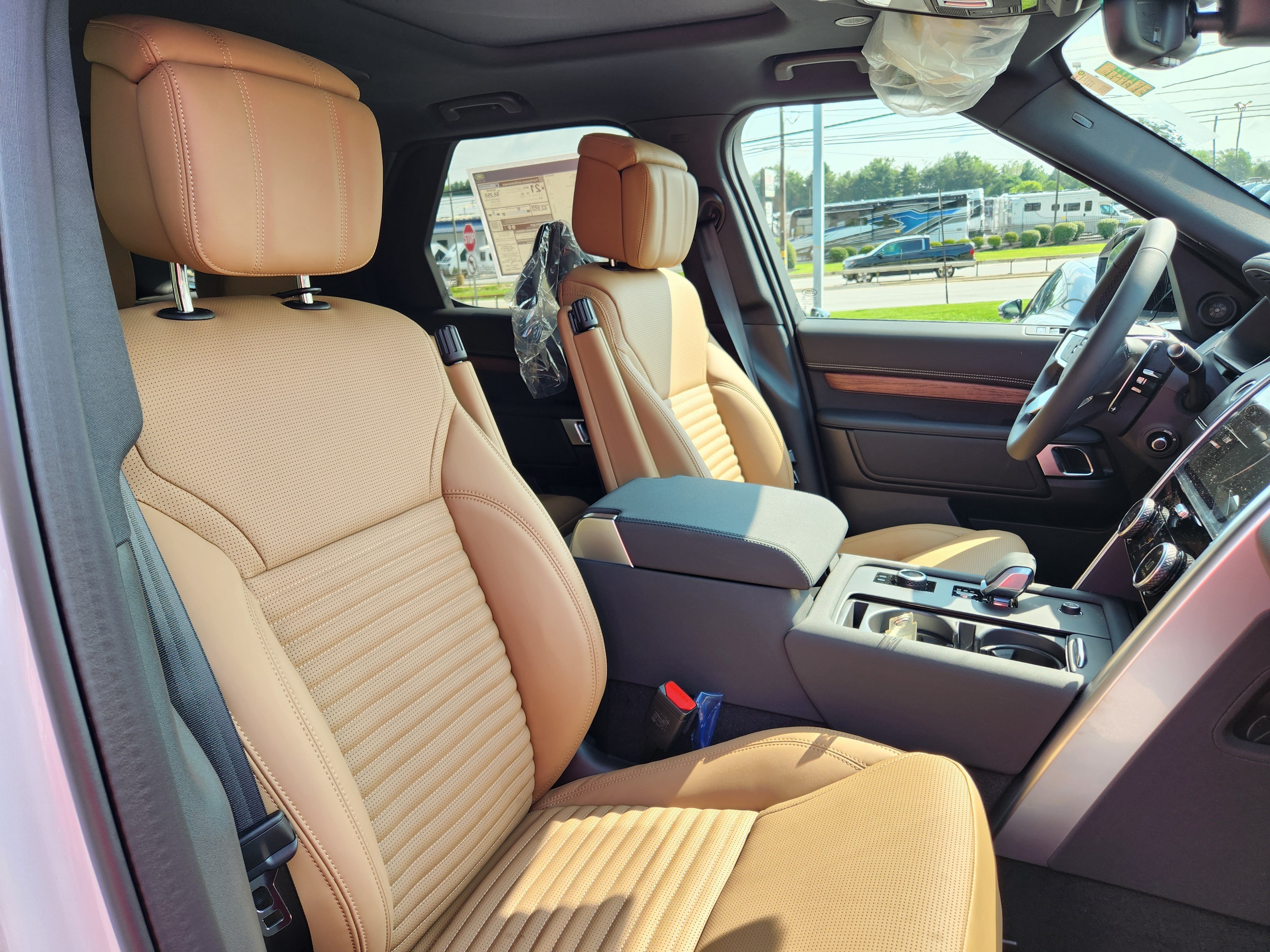 New 2026 Fuji White LAND ROVER Dynamic SE image 12