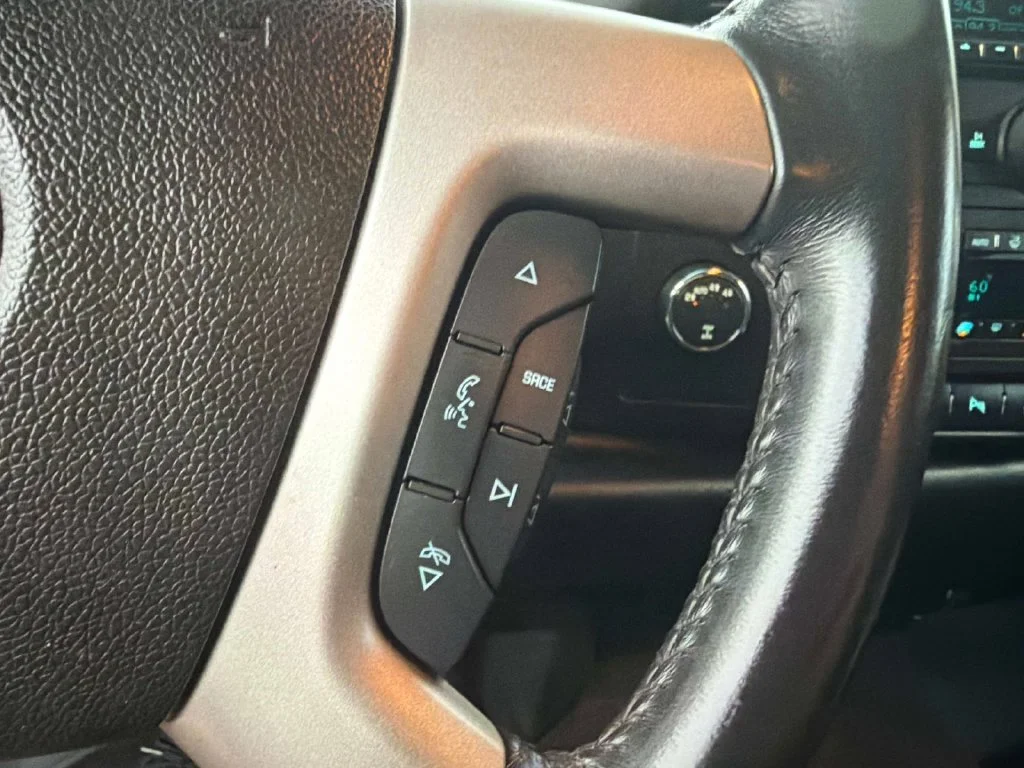 Used 2013 White Chevrolet LT image 27