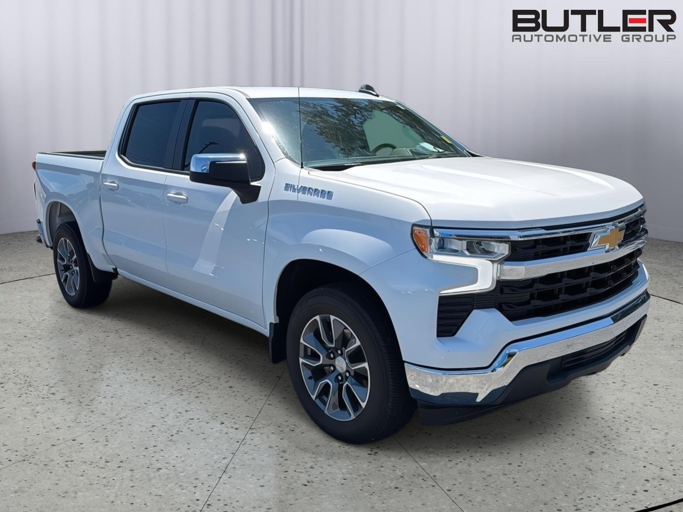 Used 2025 Summit White Chevrolet LT image 8